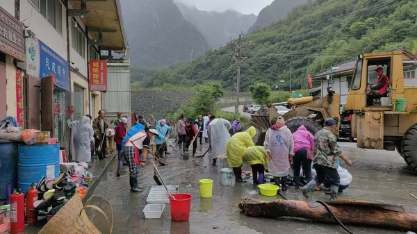 五五策略 无人员伤亡！四川松潘两乡镇遭遇泥石流 受威胁群众904户2208人及时转移